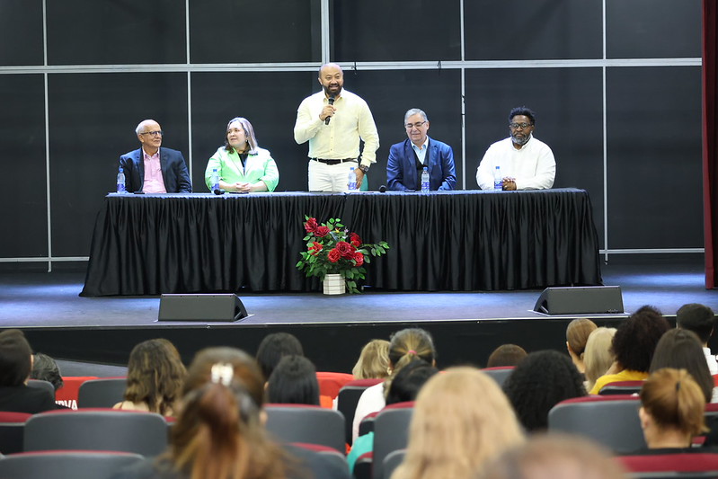 Semed participa de Seminário de Cidadania Fiscal com educadores em Manaus