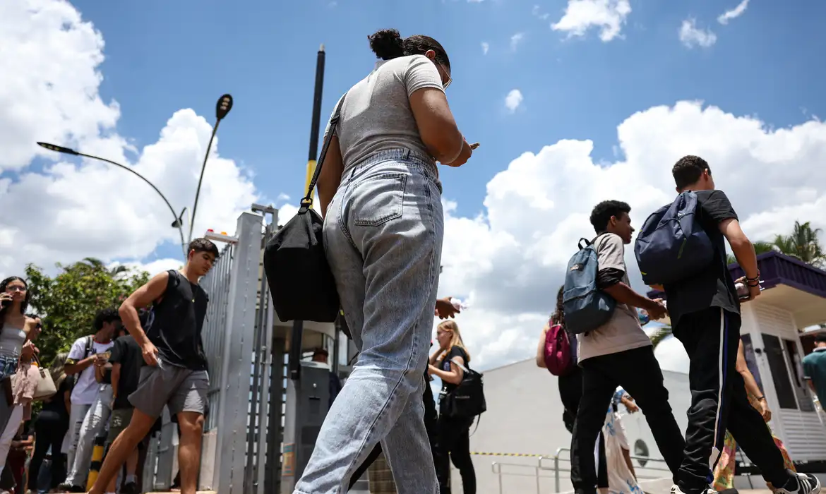 Fies 2026: MEC convoca lista de espera e define prazos