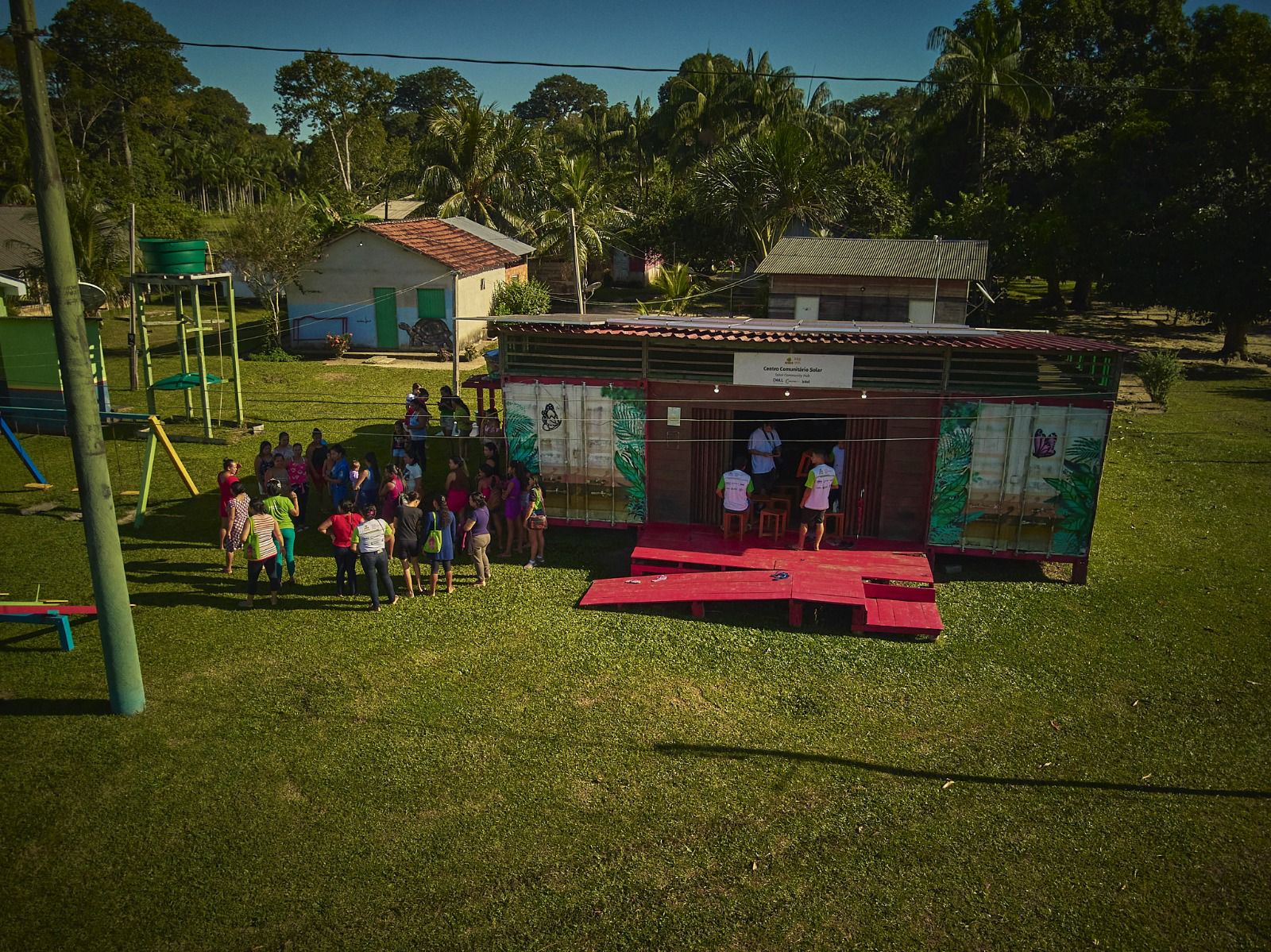 Solar Community Hub da Dell amplia conectividade e conservação ambiental na Amazônia