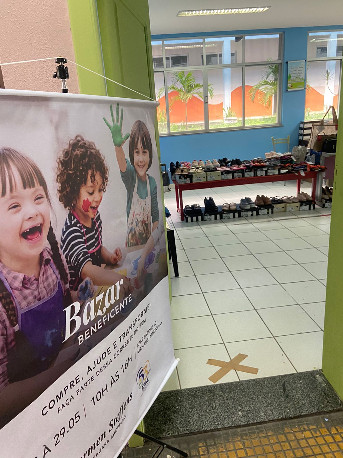 Bazar beneficente da Apae Manaus arrecada recursos para projetos sociais
