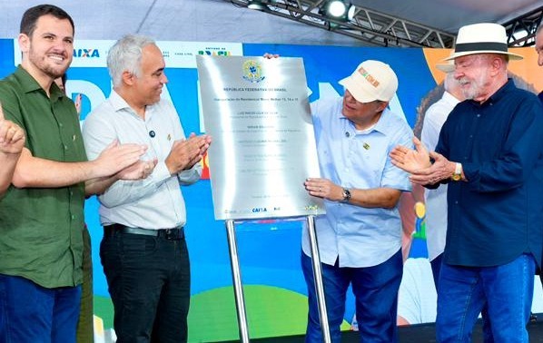 Lula entrega apartamentos do Minha Casa Minha Vida em Manaus