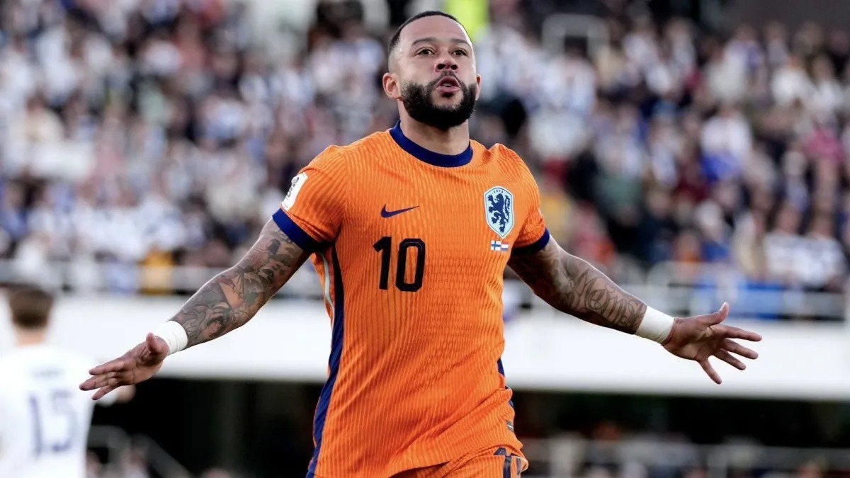 Depay lidera convocação da Holanda para Copa 2026
