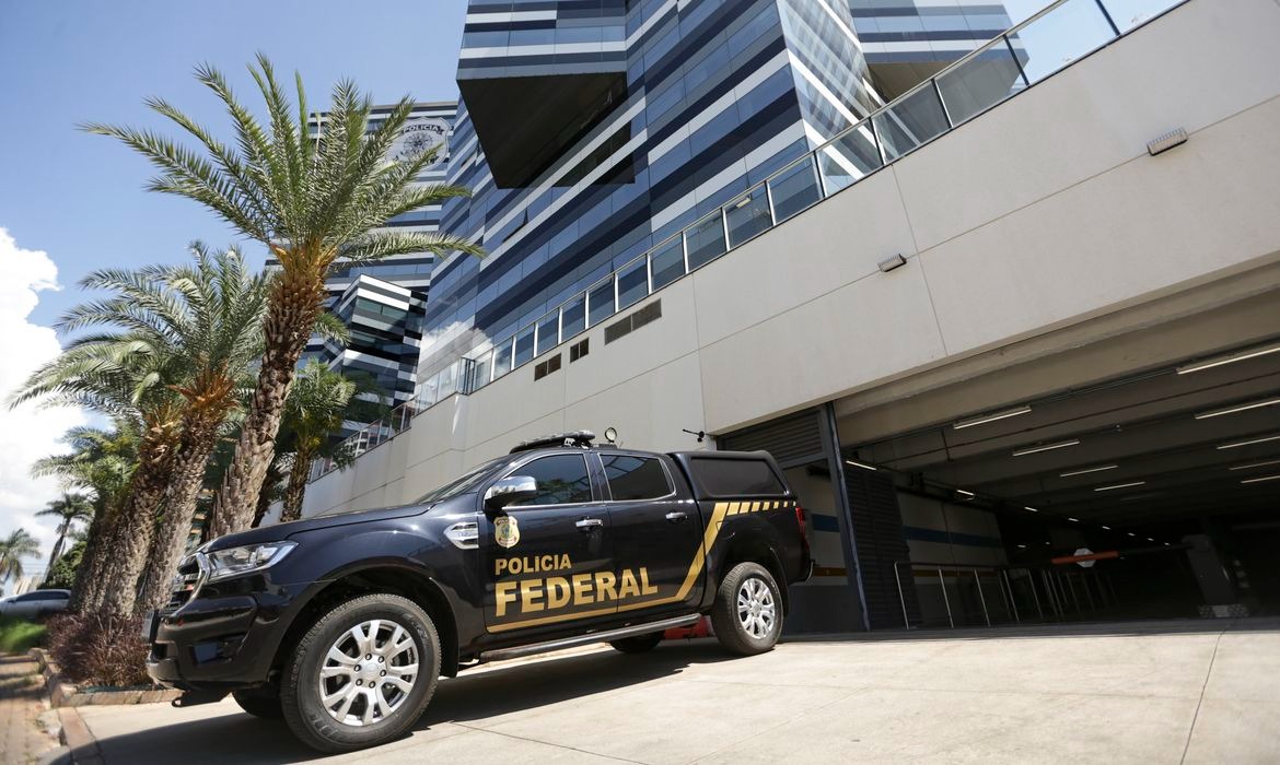 Operação investiga cobranças indevidas em pensões do INSS