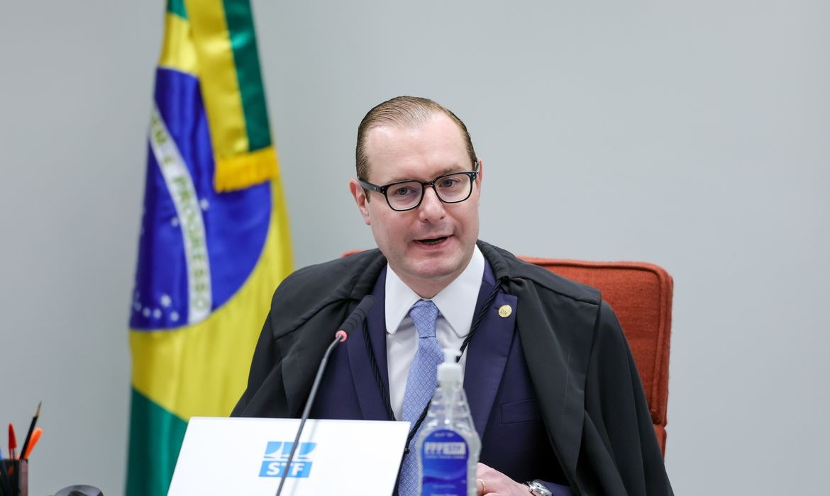 Zanin mantém investigação de corrupção no STF