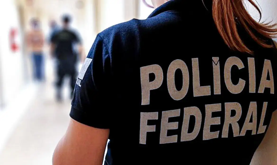 PF realiza operação contra abuso infantil online no RJ