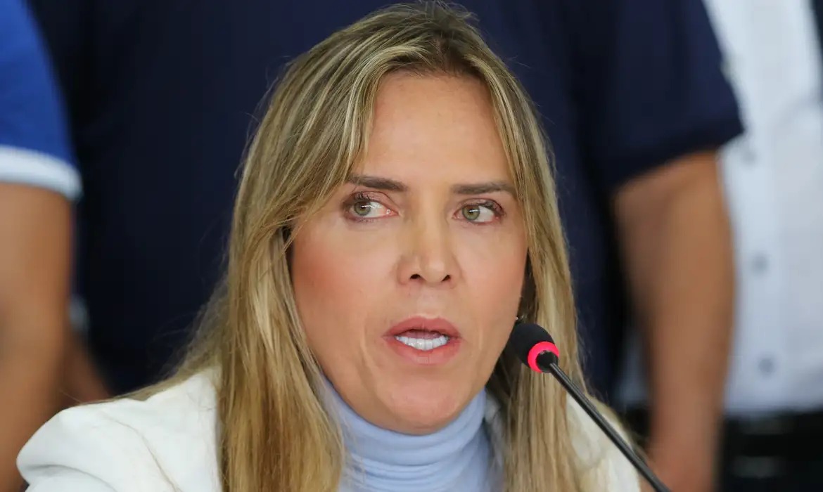 Celina Leão tem alta após tratamento pulmonar