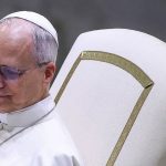 Papa critica violência na sociedade