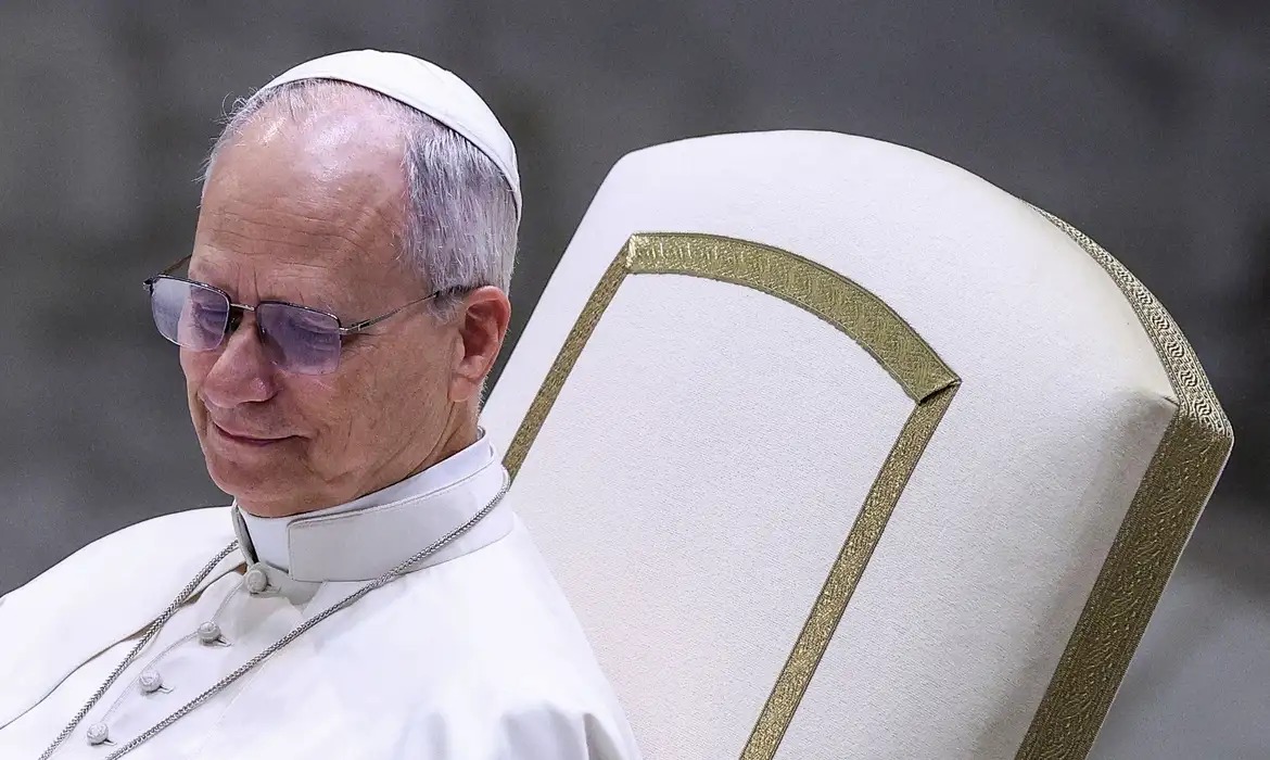 Papa critica violência na sociedade