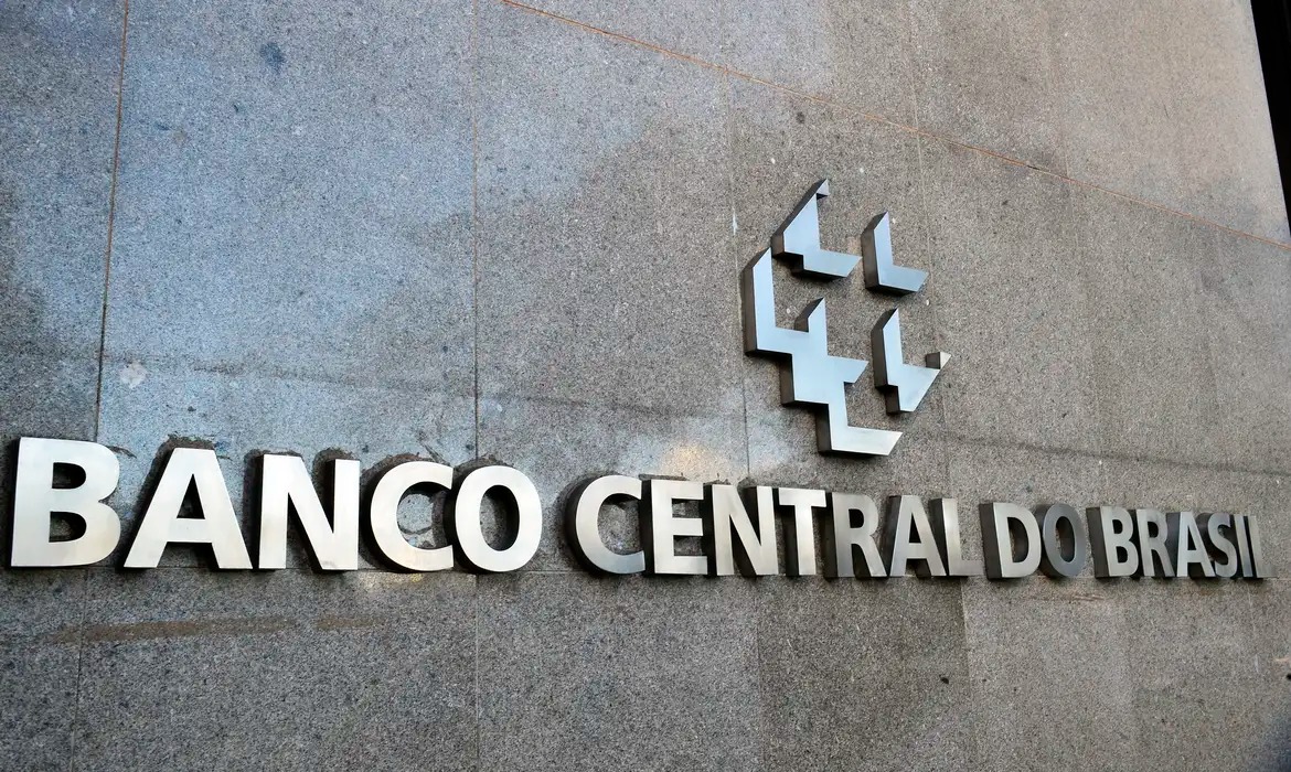 Selic 13,75% preocupa mercado financeiro