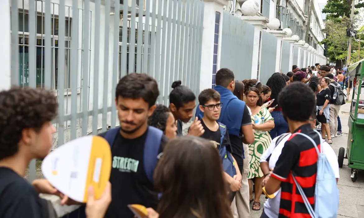 Quem não pagar agora fica fora