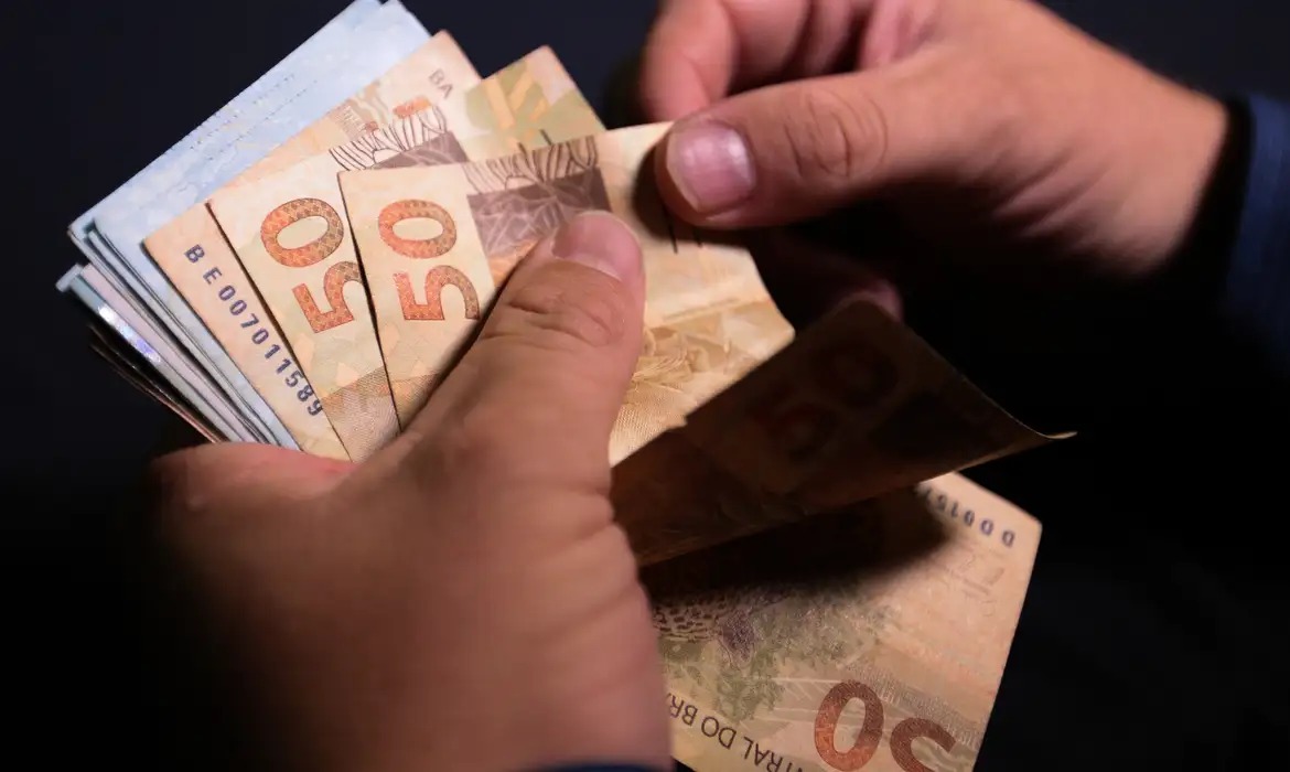 Começou! Veja quem recebe primeiro