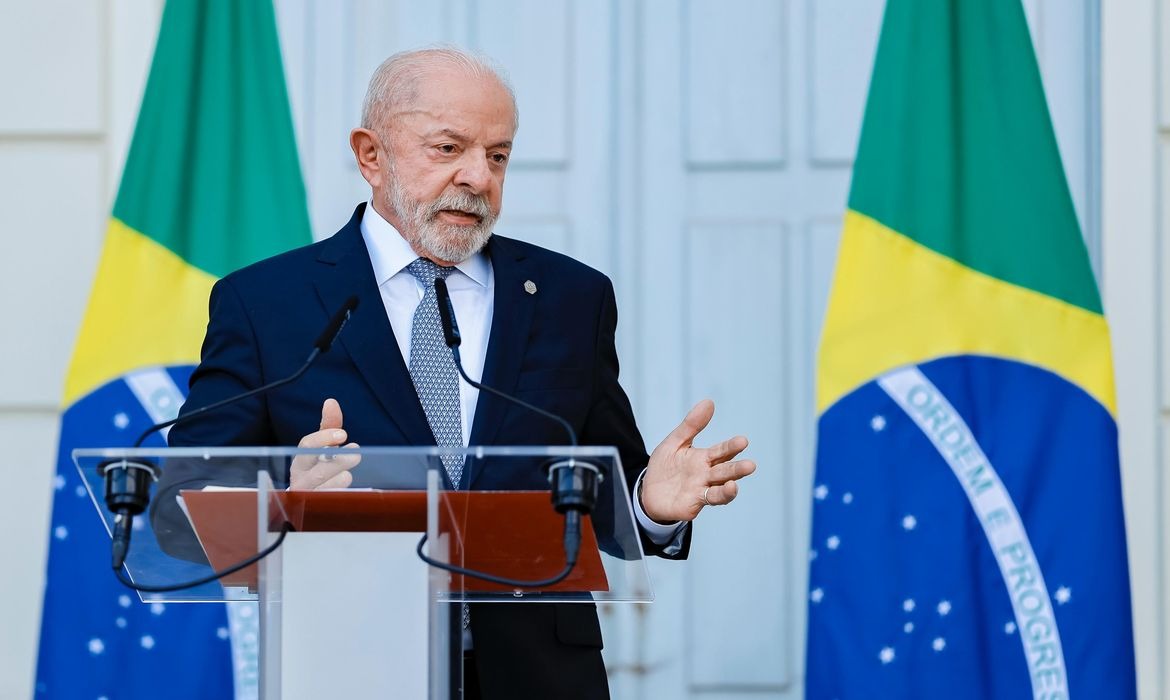 Clima esquenta entre líderes