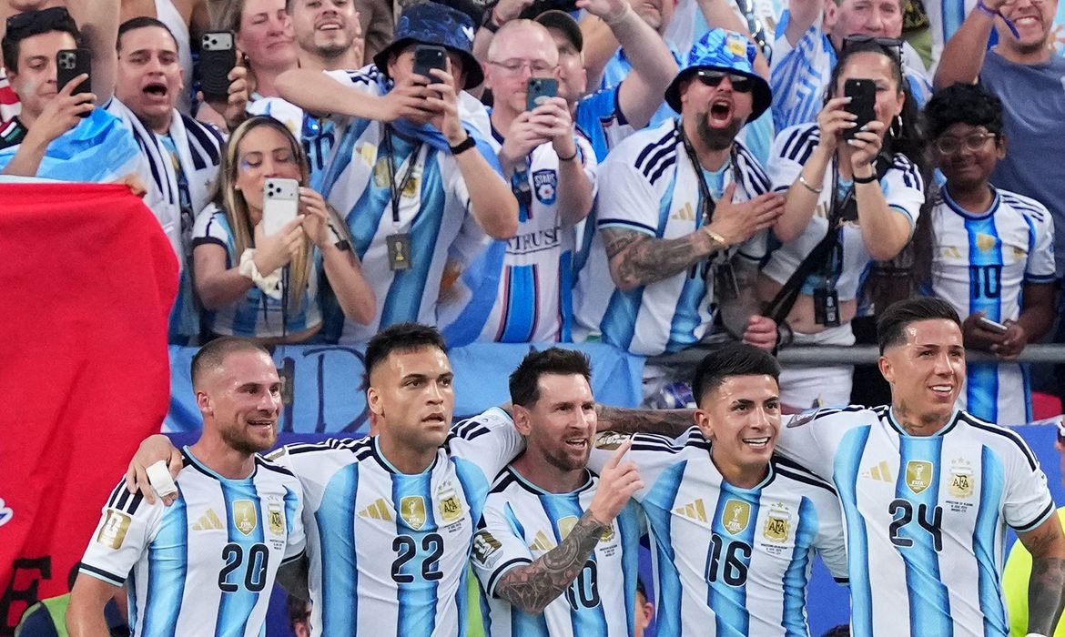 Finalistas da Copa entram em campo hoje