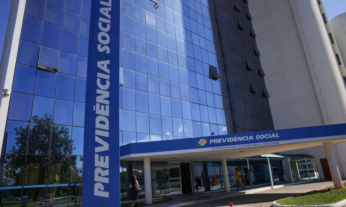 INSS acelera concessão de benefícios e reduz fila