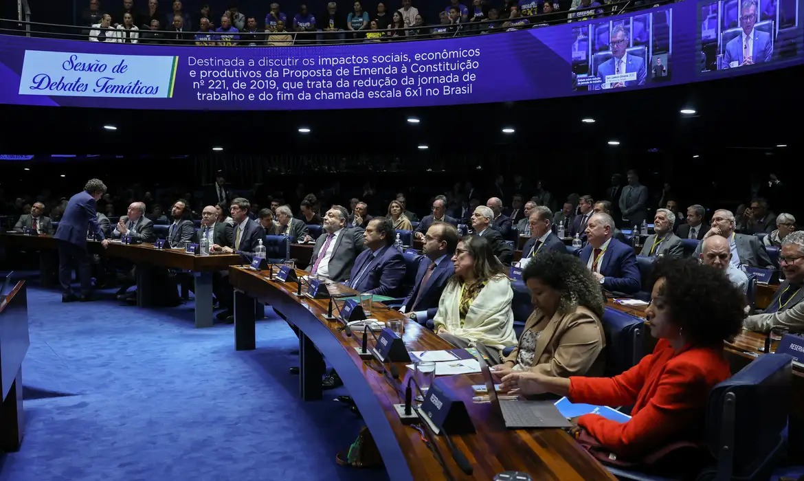 Fim da escala 6x1 volta ao debate no Senado Federal