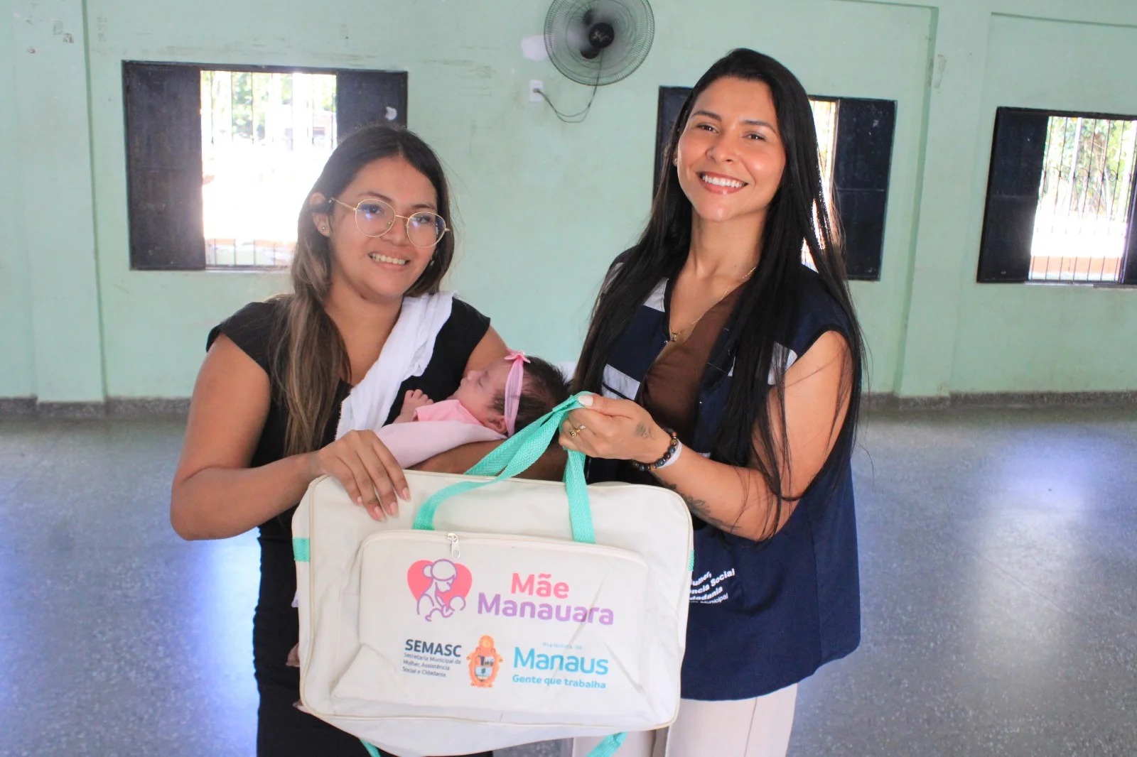 30 gestantes recebem kits Mãe Manauara em Manaus