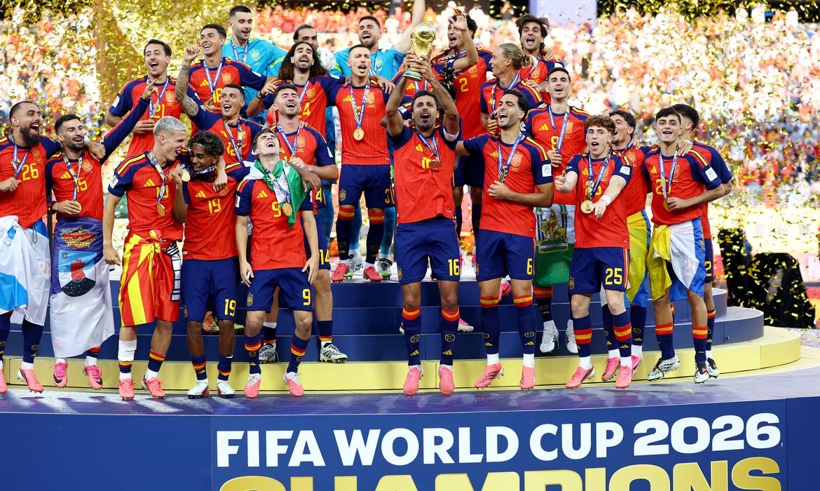 Final eletrizante termina com Espanha campeã