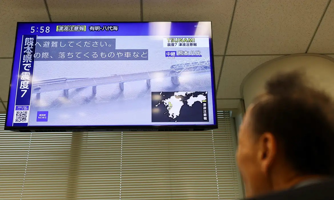 Terremoto de 7,1 deixa milhares sem água no Japão