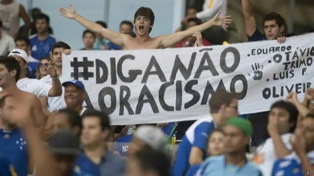 Atletas e governos condenam racismo na Copa do Mundo