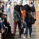 Maternidade impacta permanência no ensino superior