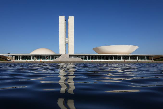 PEC da jornada de trabalho segue parada no Senado