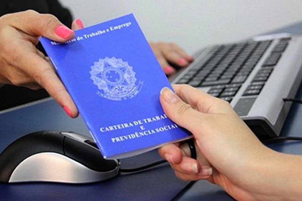 Desemprego no Brasil cai para 5,4% em 2026