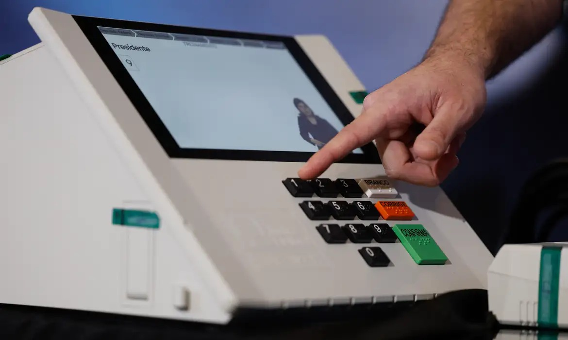 TSE mostra etapas de proteção das urnas eletrônicas
