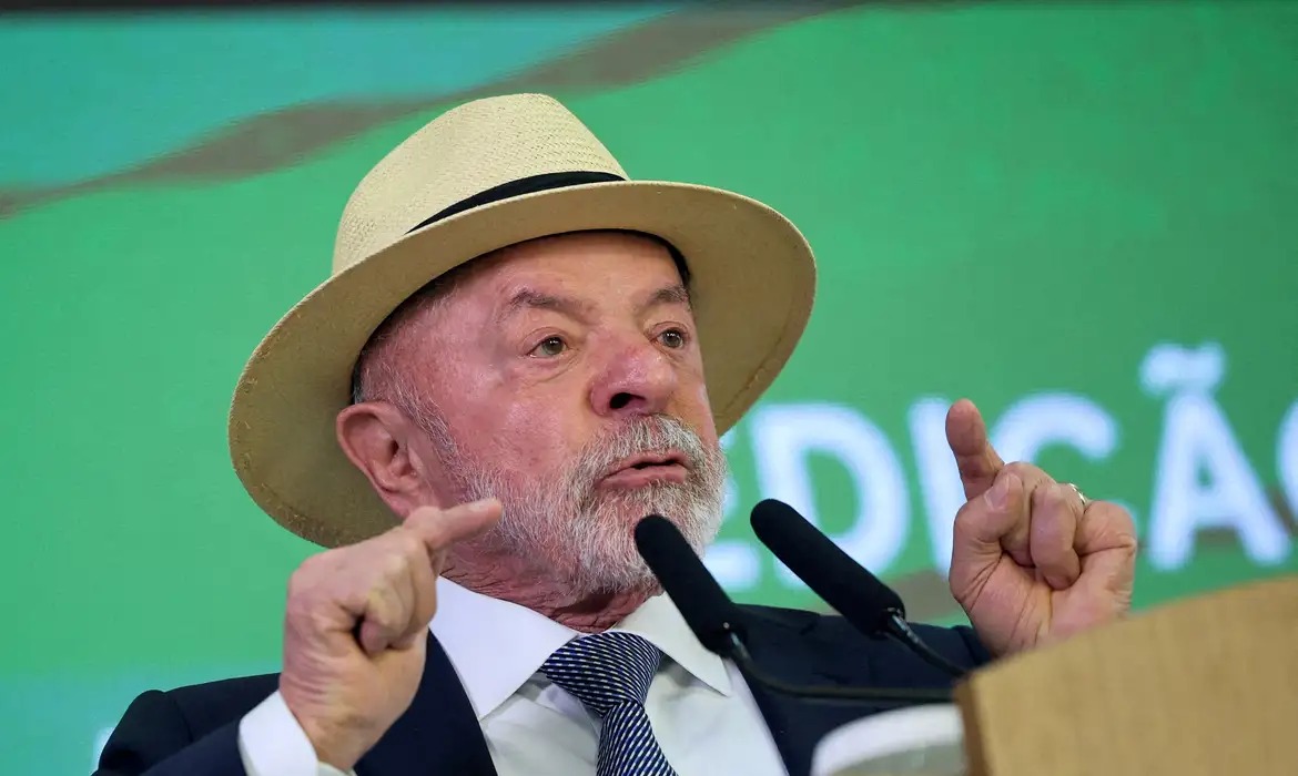 Lula condena revogação do visto da embaixadora brasileira pelos EUA