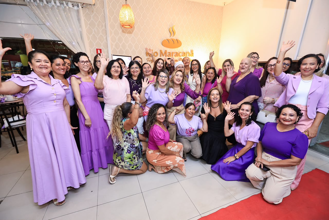Mulheres celebram a vida em encontro no bairro Flores