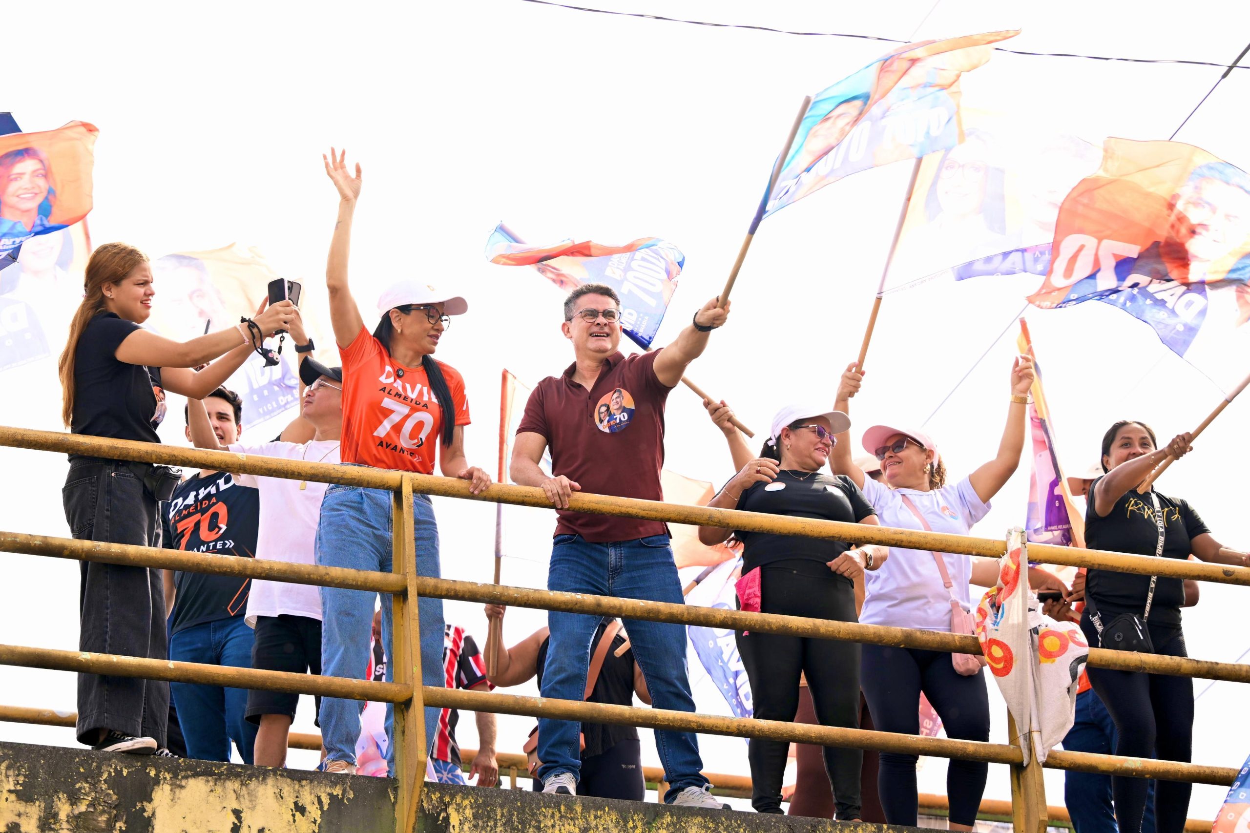 Bandeiraços movimentam diferentes áreas de Manaus