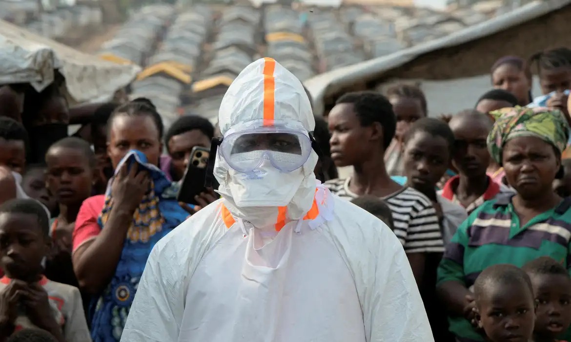 Uganda monitora avanço do Ebola na RDC