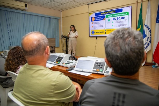 TRE-AM capacita profissionais para as Eleições 2026