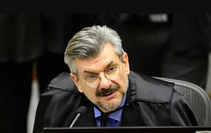 STJ analisa pedido da PGR contra ministro investigado