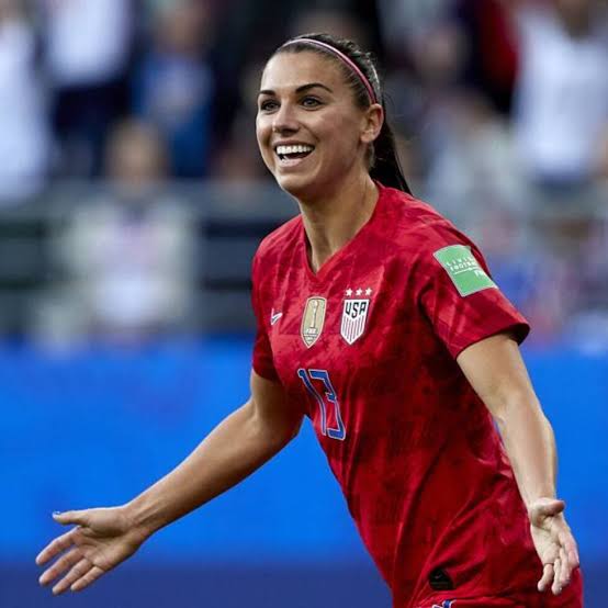Alex Morgan destaca evolução do futebol feminino mundial