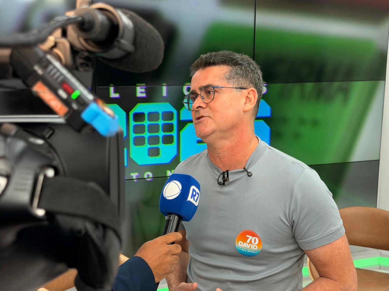 David Almeida apresenta provas documentais em AIJE no TRE-AM