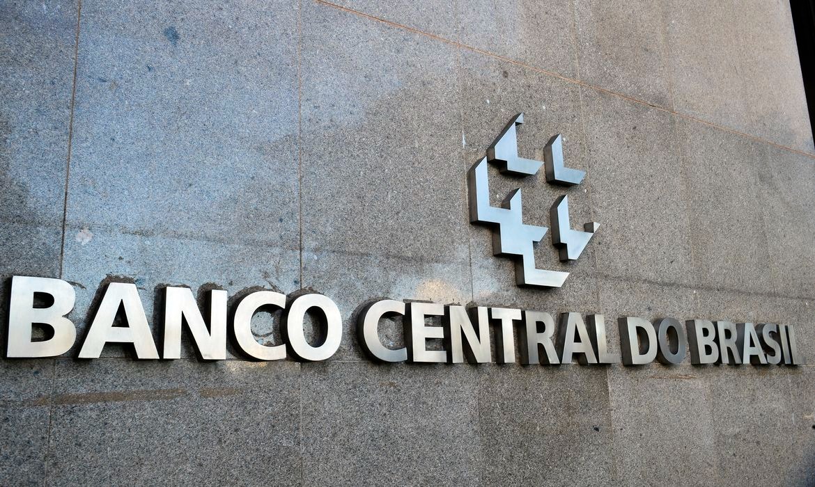 Mercado projeta inflação de 5% e PIB de 1,93%
