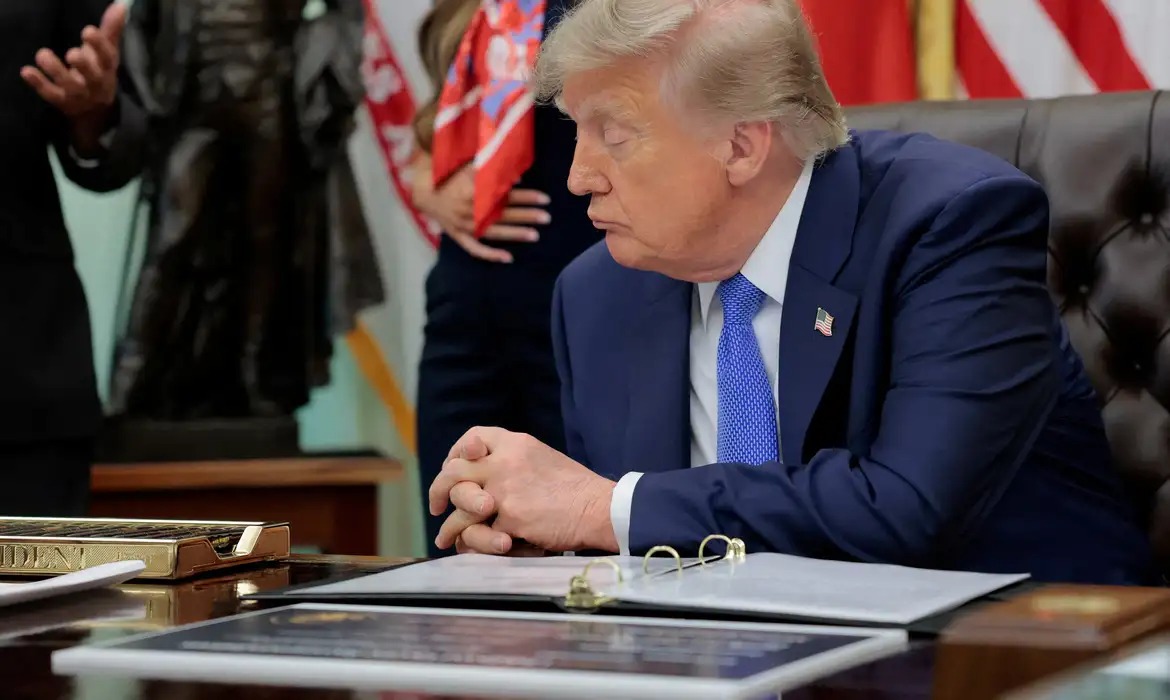 Promessa de Trump prevê US$ 5 mil para adultos dos Estados Unidos