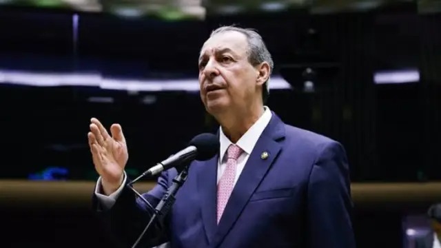 Desenvolvimento regional domina debate sobre plano de governo de Omar Aziz