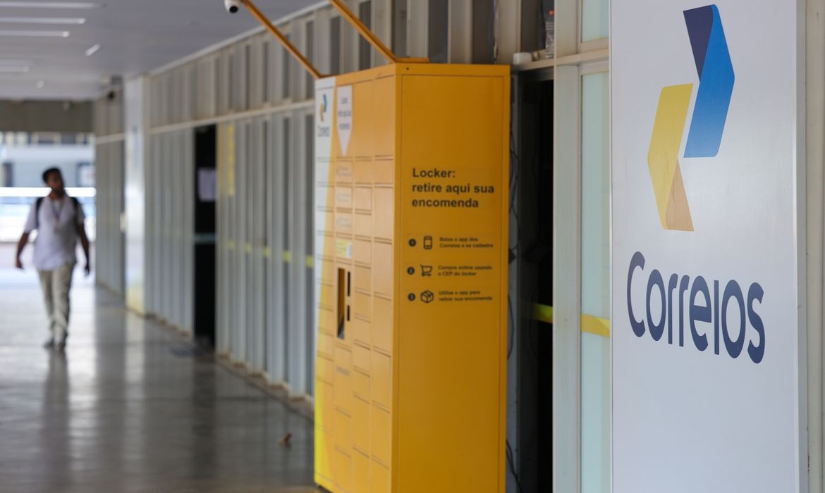 Correios: greve envolve salário, férias e plano de saúde