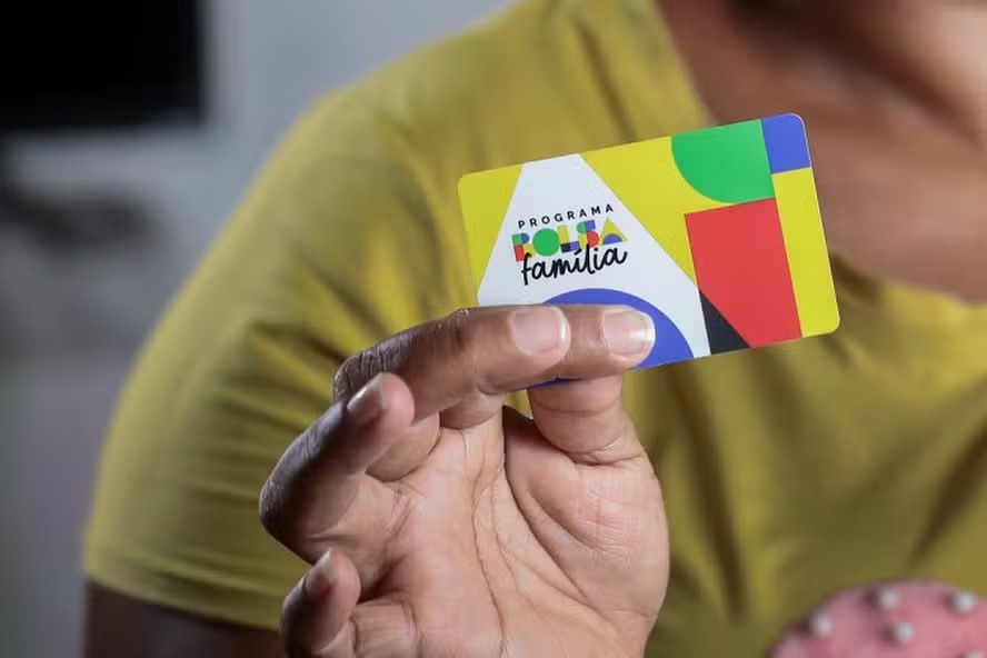 Bolsa Família: reajuste começa a valer em outubro