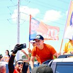 David e apoiadores percorrem Manaus na reta final eleitoral
